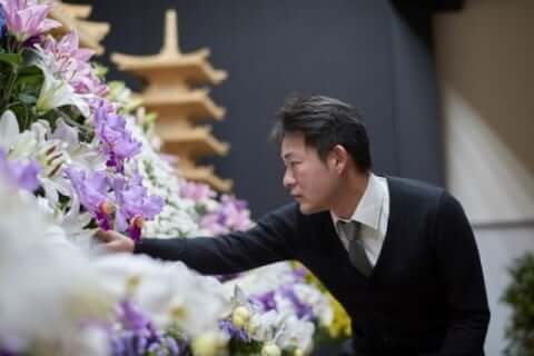 葬儀のプロである葬儀会社に事前相談することをお勧めします。