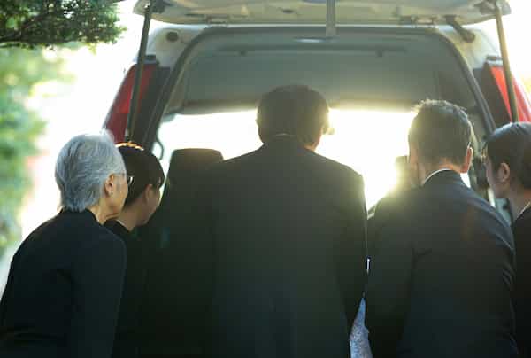 出棺・火葬・拾骨