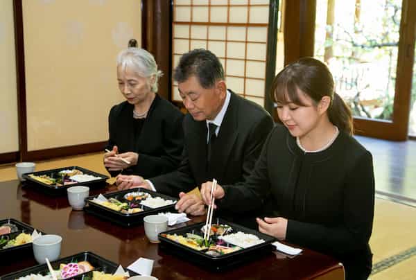 初七日法要・精進落とし
